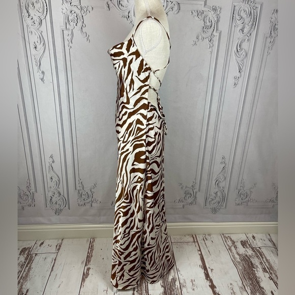 Zebra Print Midi Dress - Picture 4 of 10